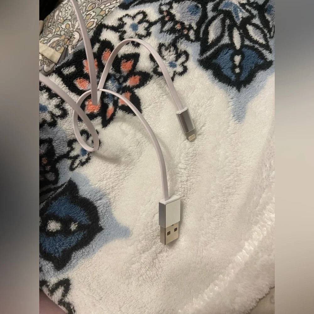 5/$10 | AEO | Pocket Charging Cable